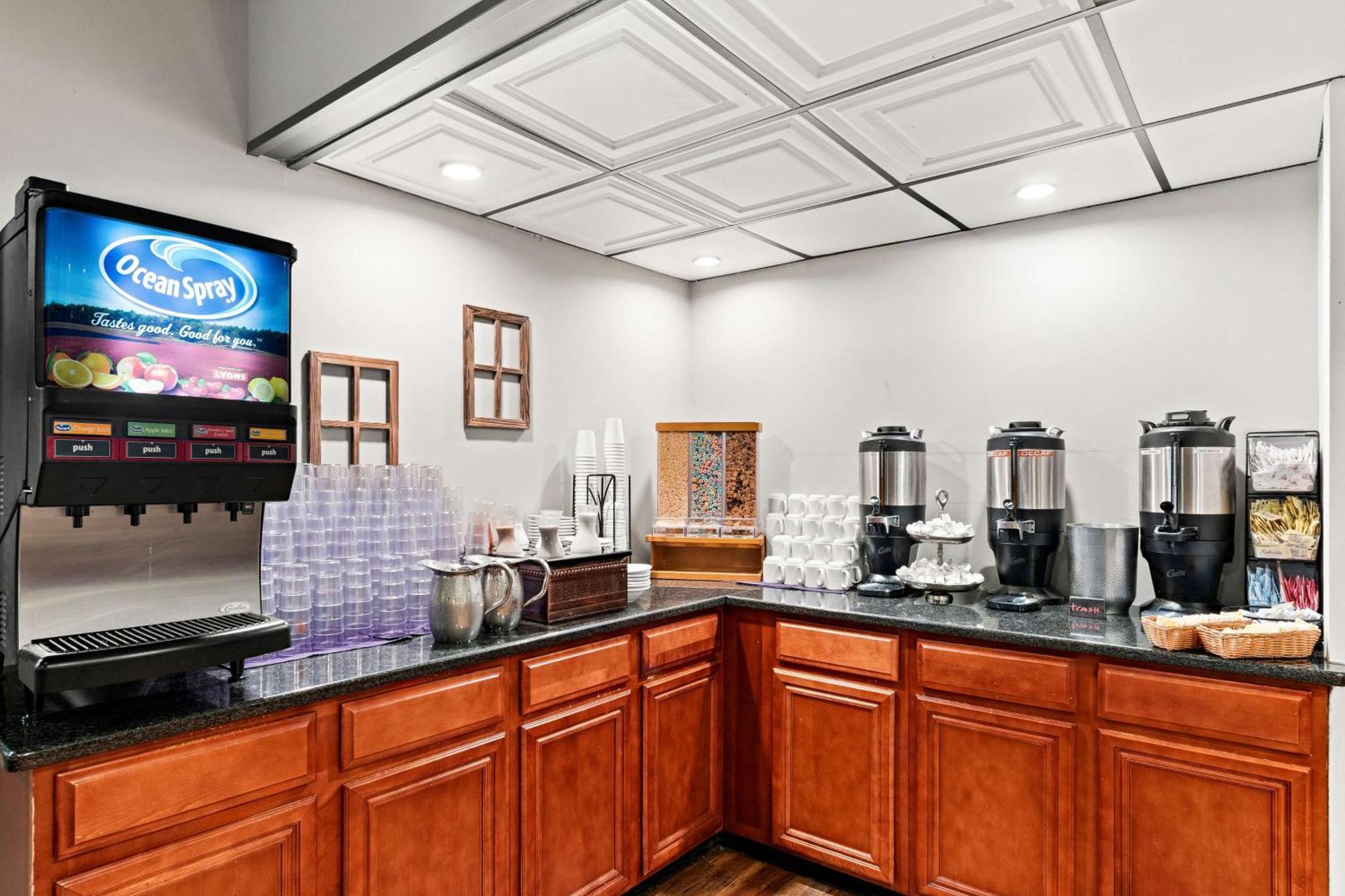 Genetti Hotel, Surestay Collection By Best Western Williamsport Bagian luar foto