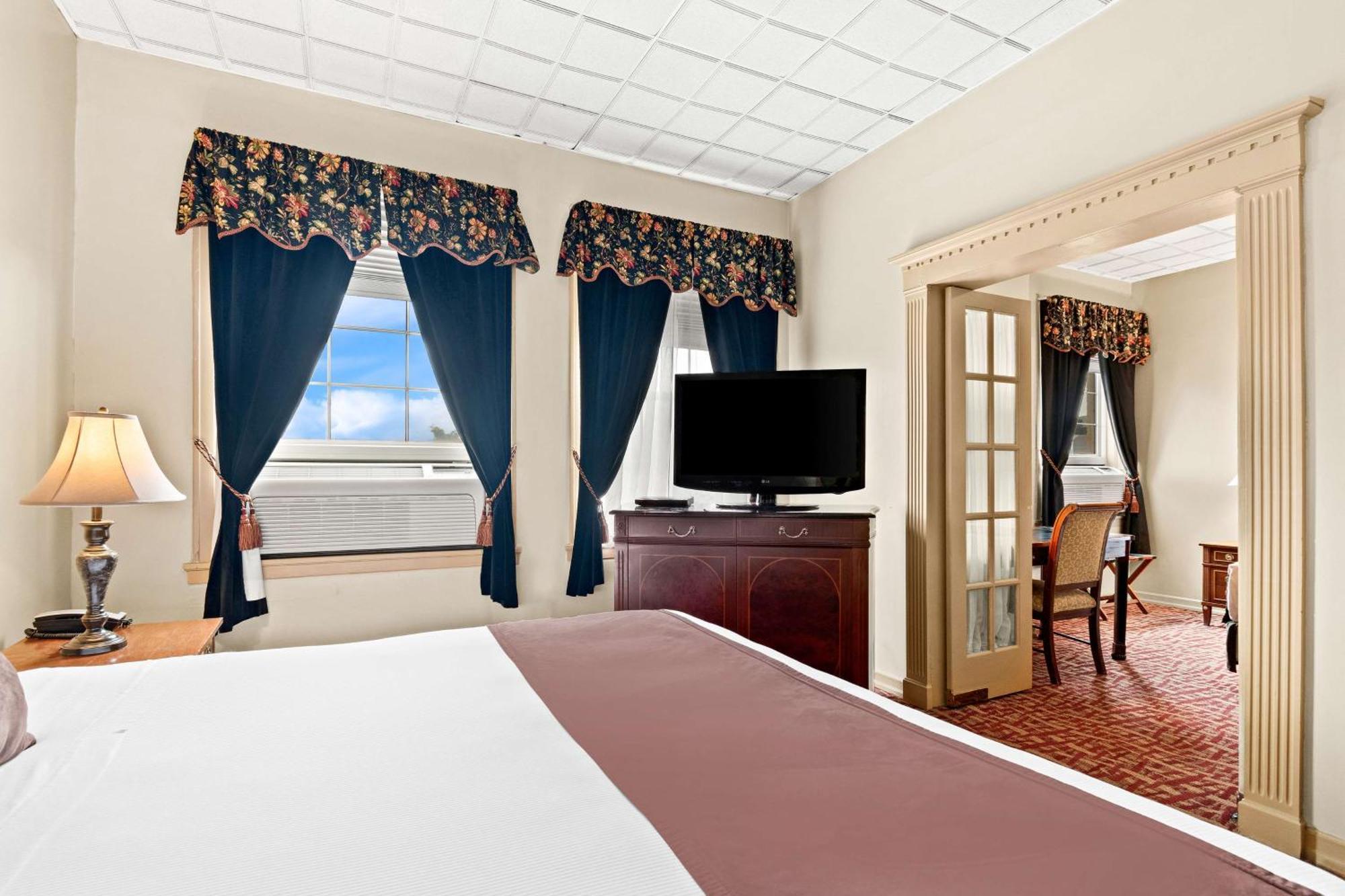 Genetti Hotel, Surestay Collection By Best Western Williamsport Bagian luar foto